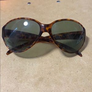 GUCCI Cheetah Print Sunglasses